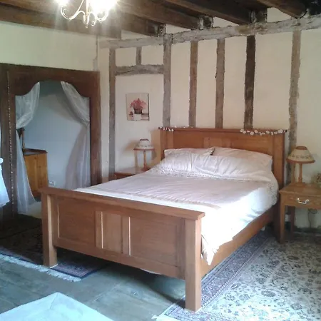 Holiday home Maison Des Roses Brigueuil