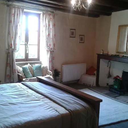 Holiday home Maison Des Roses Brigueuil